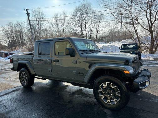 2026 Jeep Gladiator Sahara 4x4