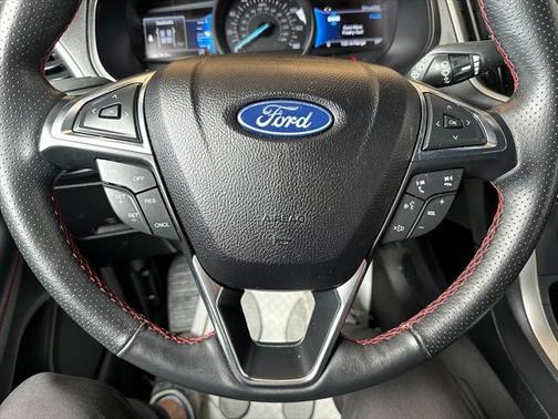 2022 Ford Edge ST Line