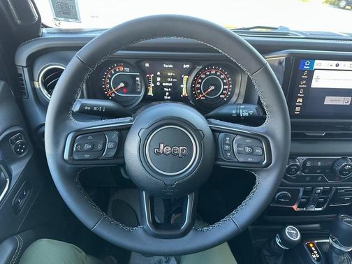 2025 Jeep Gladiator Sport