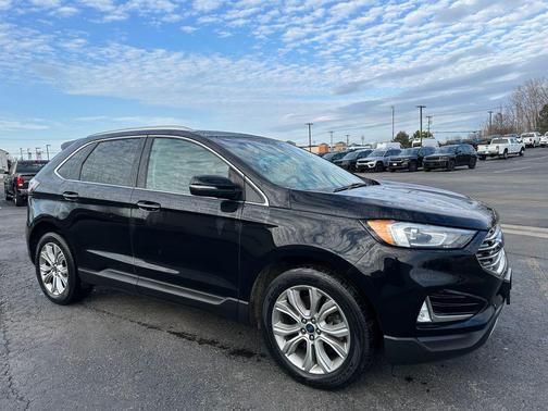 Agate Black Metallic 2019 Ford Edge Titanium