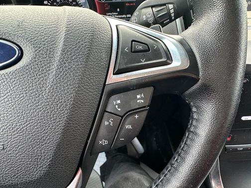 Agate Black Metallic 2019 Ford Edge Titanium