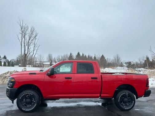 2026 RAM 2500 Tradesman Crew Cab 4x4 6'4' Box