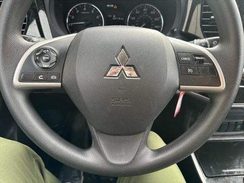 2020 Mitsubishi Outlander SE