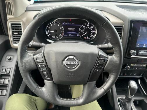 2023 Nissan Frontier SV