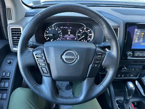 2023 Nissan Frontier SV