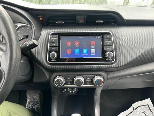 2022 Nissan Kicks S