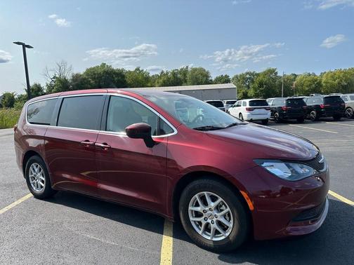 2023 Chrysler Voyager LX