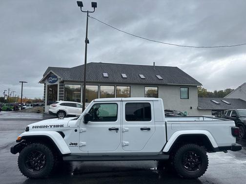 2025 Jeep Gladiator High Tide