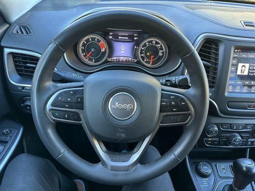 2022 Jeep Cherokee Latitude Lux