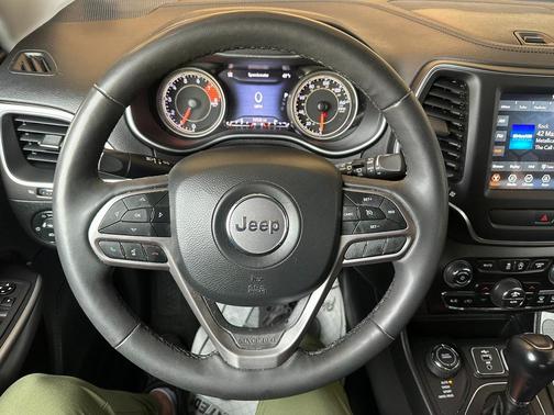 2022 Jeep Cherokee Latitude Lux