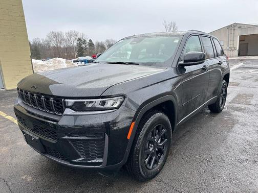 2026 Jeep Grand Cherokee Altitude