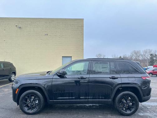 2026 Jeep Grand Cherokee Altitude