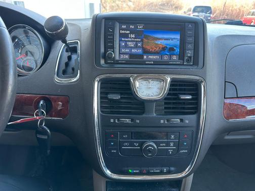 2014 Chrysler Town & Country Touring