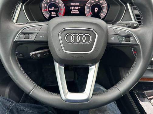 2022 Audi Q5 45 S line Premium Plus