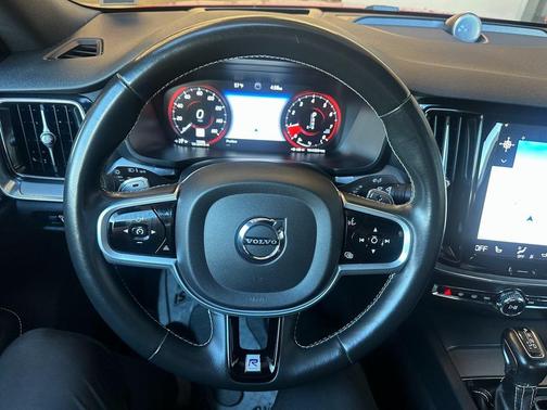 2019 Volvo S60 T6 R-Design