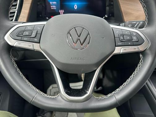 2024 Volkswagen Atlas 2.0T SE w/Technology 4MOTION