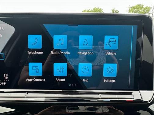 2024 Volkswagen Atlas 2.0T SE w/Technology 4MOTION