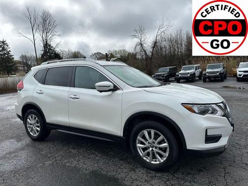 Pearl White 2018 Nissan Rogue SV