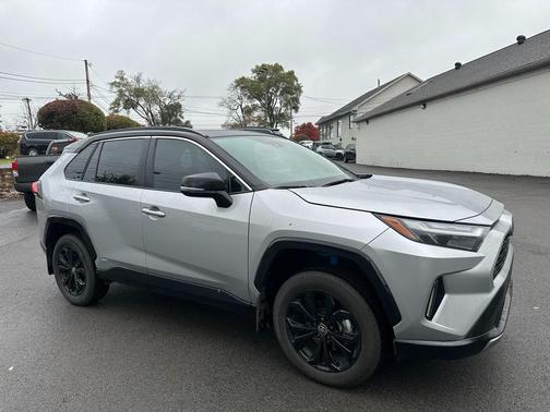 2024 Toyota RAV4 Hybrid SE