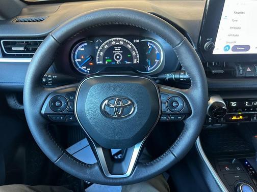 2024 Toyota RAV4 Hybrid SE