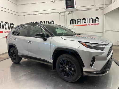 2024 Toyota RAV4 Hybrid SE