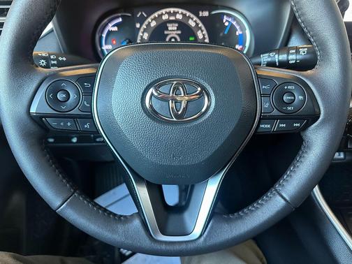 2024 Toyota RAV4 Hybrid SE