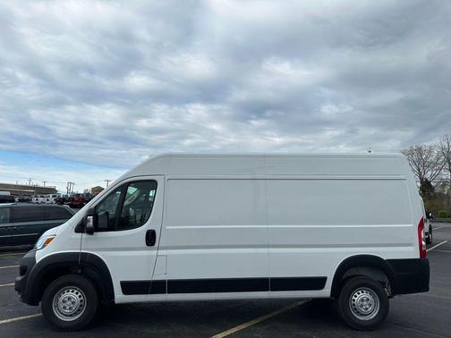 Bright White Clearcoat 2026 RAM ProMaster 2500 Tradesman