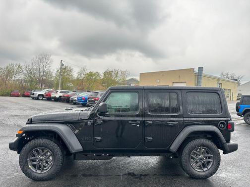 Black Clearcoat 2026 Jeep Wrangler Sport S