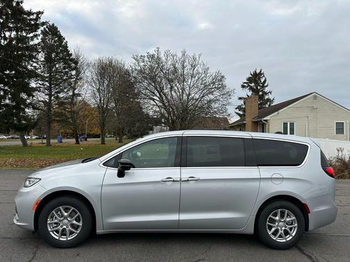 2026 Chrysler Pacifica L
