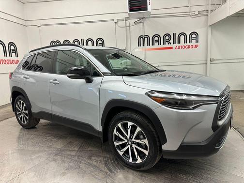 2025 Toyota Corolla Cross XLE