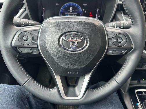 2025 Toyota Corolla Cross XLE