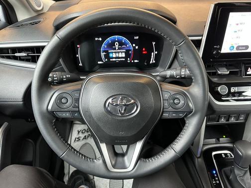 2025 Toyota Corolla Cross XLE