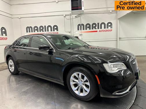 2021 Chrysler 300 Touring