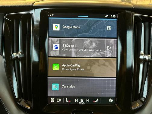 2024 Volvo XC60 B5 Core Dark Theme