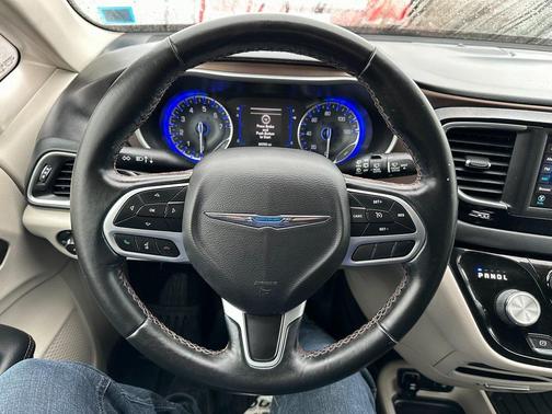 2018 Chrysler Pacifica Touring-L