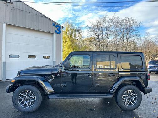 2026 Jeep Wrangler 4-Door Sahara 4x4