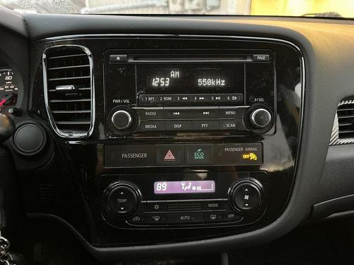 2015 Mitsubishi Outlander ES