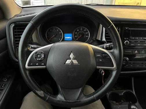 2015 Mitsubishi Outlander ES