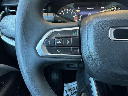 Bright White Clearcoat 2022 Jeep Compass Latitude
