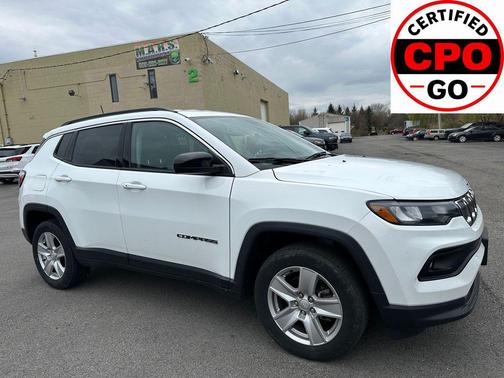 Bright White Clearcoat 2022 Jeep Compass Latitude
