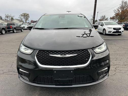 2026 Chrysler Pacifica L