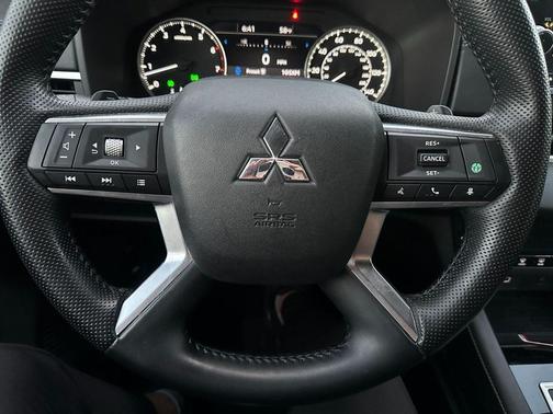 2022 Mitsubishi Outlander SE