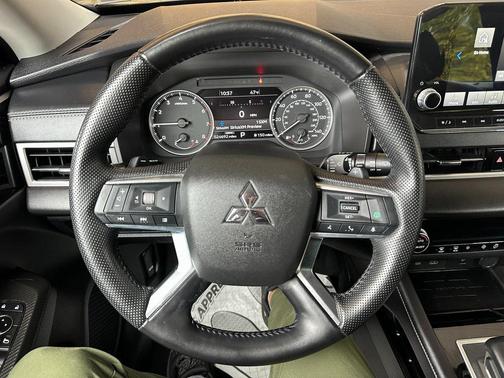 2022 Mitsubishi Outlander SE