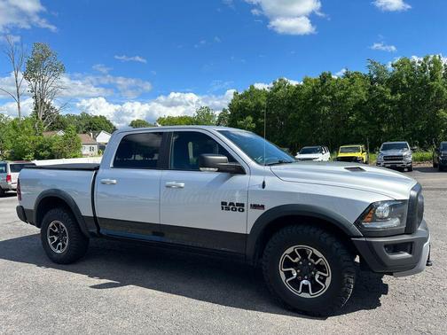 Bright Silver Metallic Clearcoat 2017 RAM 1500 Rebel