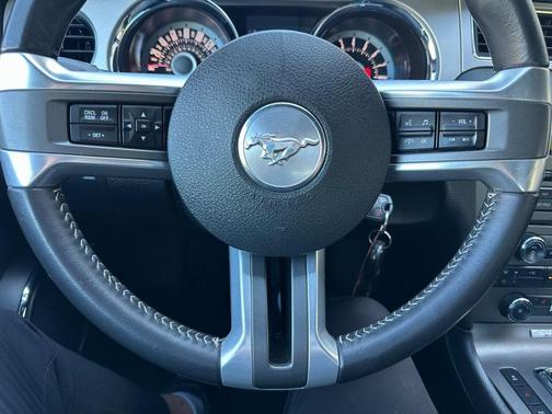 2013 Ford Mustang V6 Premium