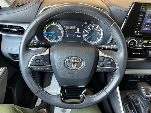 2021 Toyota Highlander Hybrid XLE