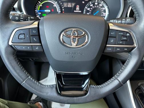 2021 Toyota Highlander Hybrid XLE