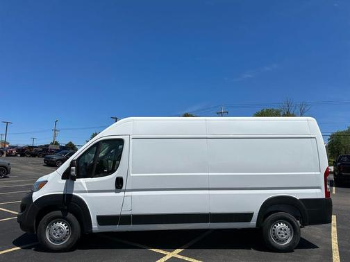 Bright White Clearcoat 2026 RAM ProMaster 2500 Tradesman