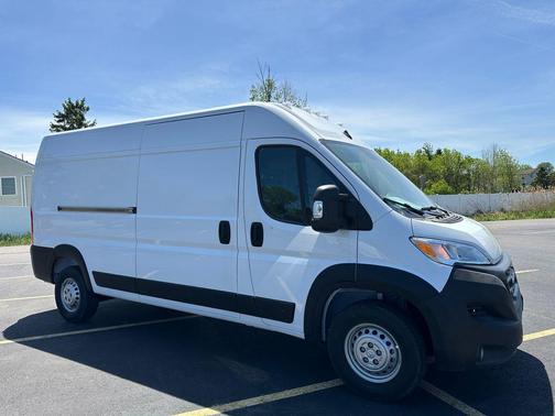 Bright White Clearcoat 2026 RAM ProMaster 2500 Tradesman
