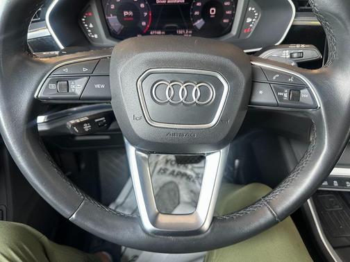 2024 Audi Q3 Premium 45 TFSI S line quattro Tiptronic